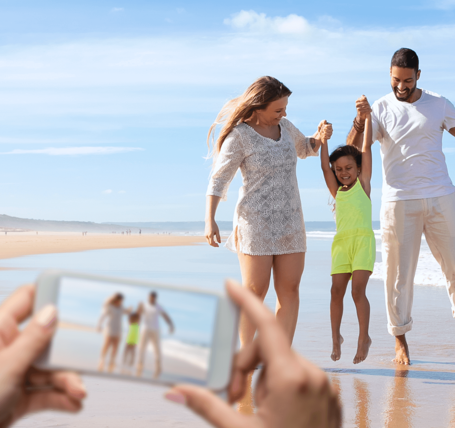 De hele familie  <br> bedient <br> de klok vanuit <br> de app